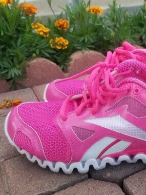 Womens Pink/White Reebok Zignano Shoes